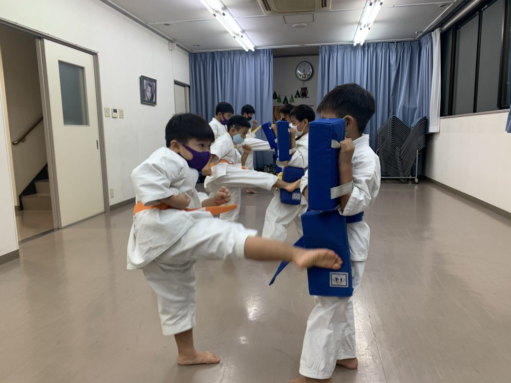 10月15日 生野区勝山道場少年部 空手練習 生野区 平野区 東住吉区 東成区 堺市 東大阪市 大東市で習える日本空手道教室 悠心会館